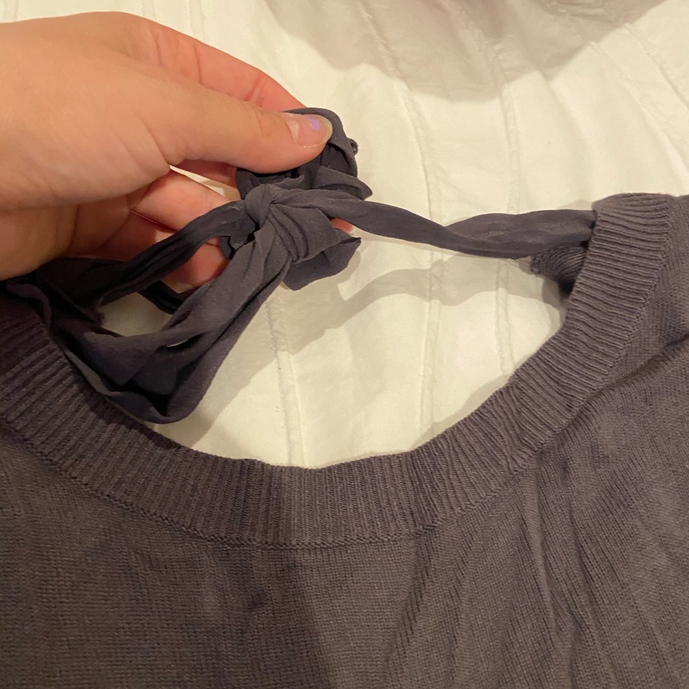 Perfect condition pull over - Picture 2 of 4